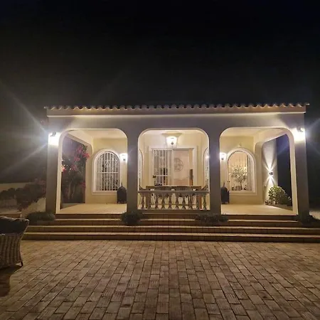 Vivenda Sabrina * Armacao de Pera